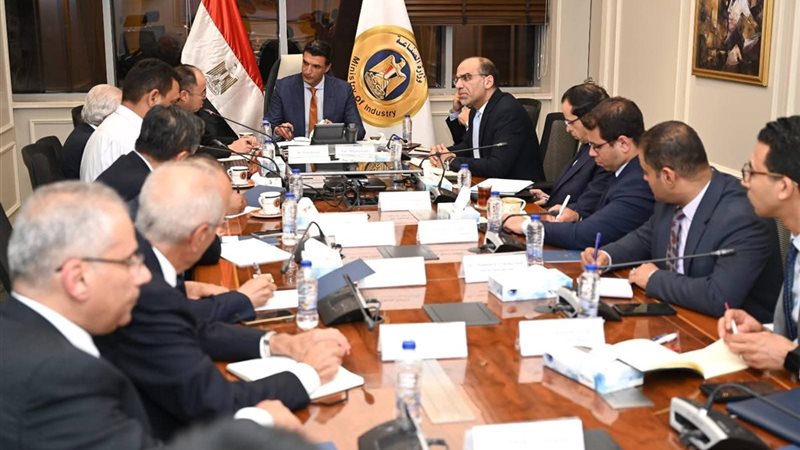 وزير الصناعة 