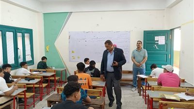 بالصور.. تعليم الإسكندرية تتابع سير امتحانات الشهادة الإعدادية بعدد من اللجان