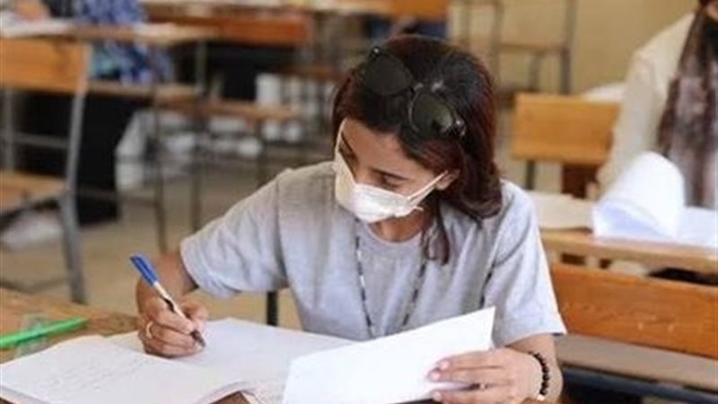 طلاب الشهادة الإعدادية