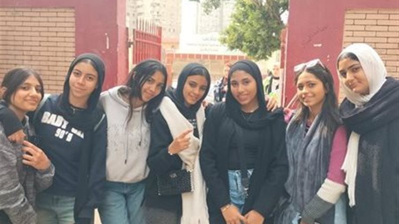 طلاب الشهادة الإعدادية