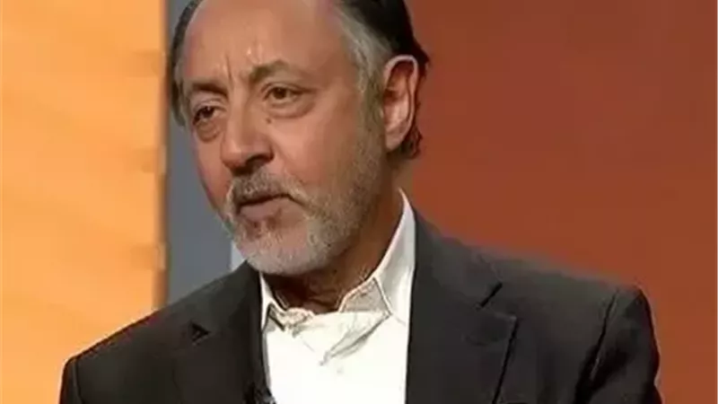 الفنان عبد العزيز