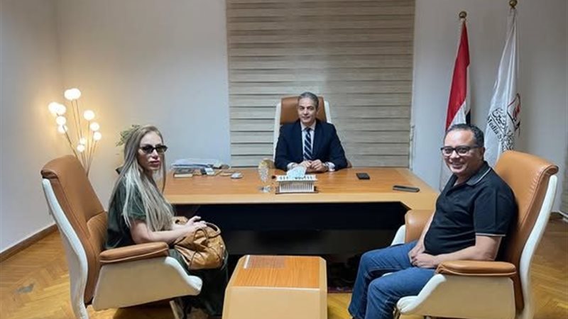 الدكتور طارق سعده،