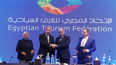 خلال 15 يومًا.. مبادرة استثنائية لتيسير تراخيص الأجانب بالمنشآت السياحية