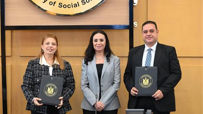 وزيرة التضامن تشهد توقيع عقود تمويل مشروعات متناهية الصغر لـ13 جمعية أهلية