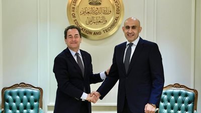 وزير التعليم والسفير الفرنسي يبحثان سبل التعاون المشترك 