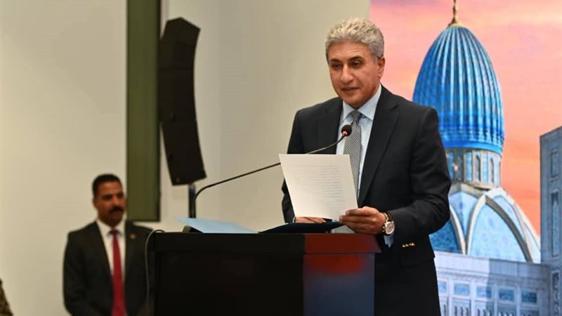 وزير السياحة 