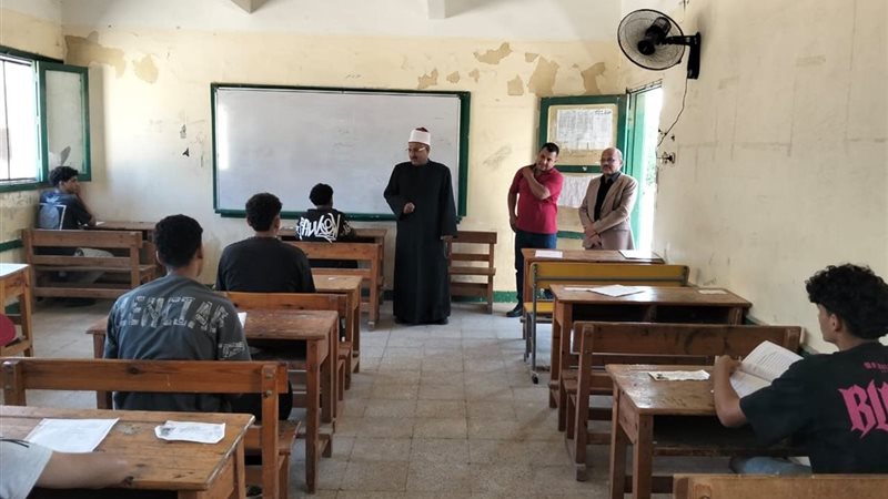 جولة موفد قطاع المعاهد
