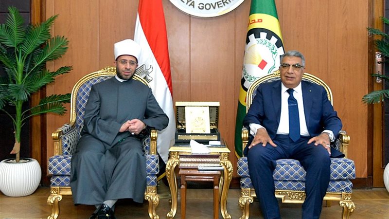 محافظ الدقهلية ووزير