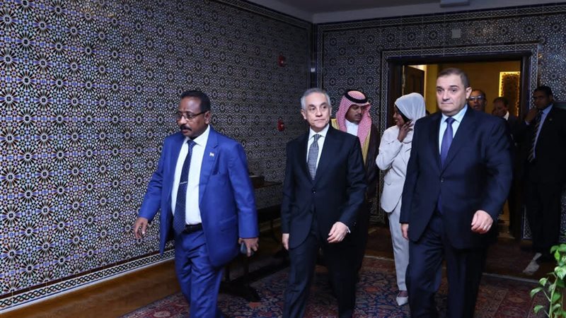 اللقاء 