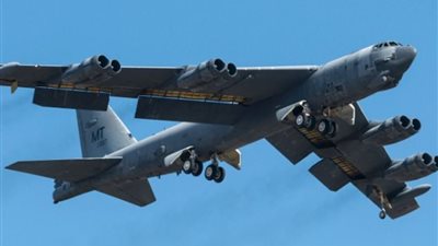 مصرع 8 أفراد في تحطم قاذفة أمريكية بكاليفورنيا