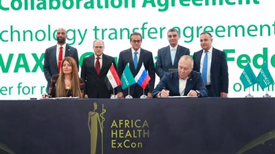 وزير الصحة يشهد توقيع 3 اتفاقيات لنقل التكنولوجيا وتوطين صناعة اللقاحات في مصر