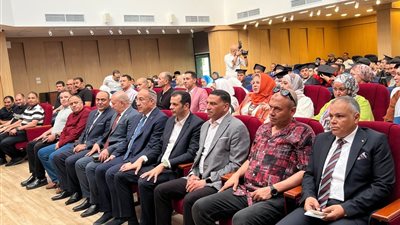 الدقهلية تحتفل بتخرج الدورة الأساسية للمديرين والإداريين رقم 584  