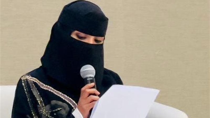 الفنانة التشكيلية