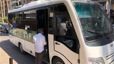 المنصورة تشهد انتظامًا في منظومة النقل المميز الجديدة.. ومحافظ الدقهلية يتابع التنفيذ