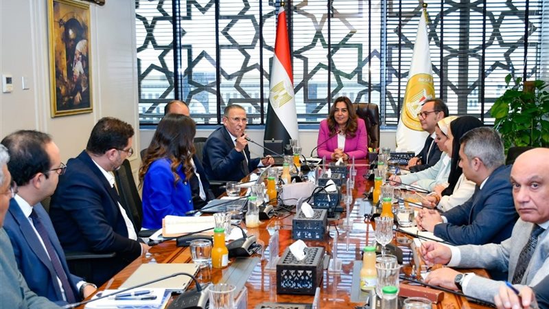 الدكتورة منال عوض