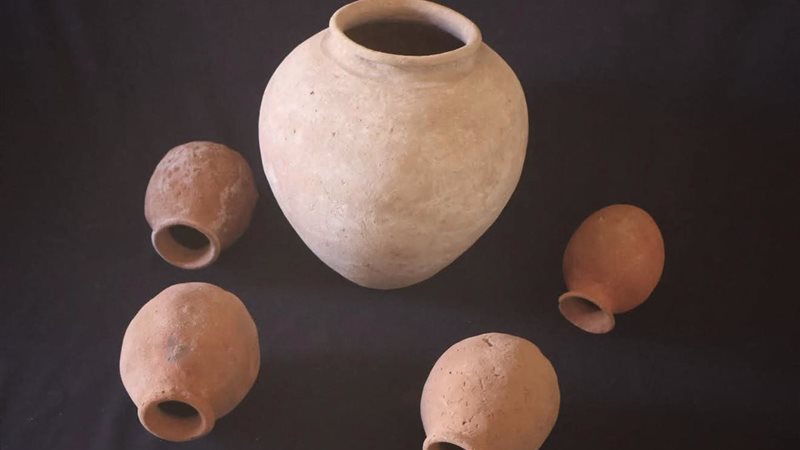 الآثار