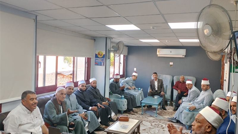 خلال الجلسة 