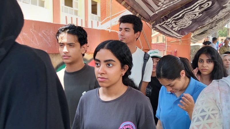 لحظة خروج الطلاب