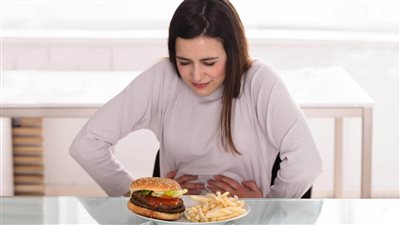 احذر ما تأكله يوميًا.. 5 أطعمة قد تعزز الالتهابات وتضر صحتك