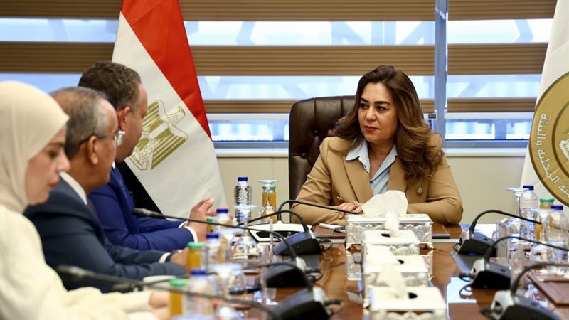 الدكتورة منال عوض