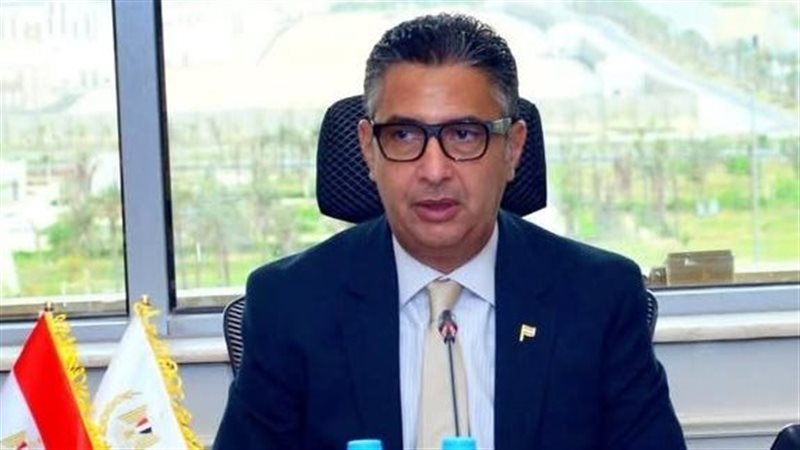  الدكتور شريف فاروق