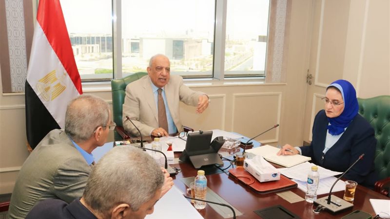 وزير الكهرباء خلال