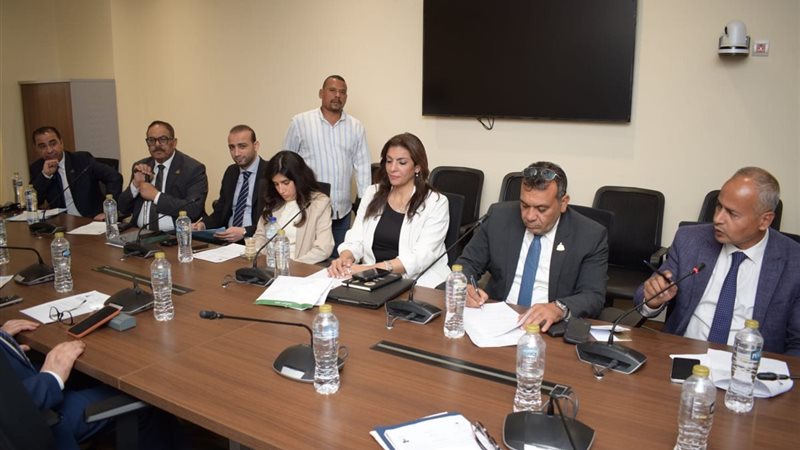 خلال اجتماع اللجنة
