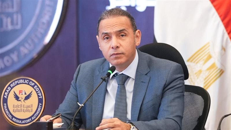 د. إسلام عزام رئيس الرقابة المالية