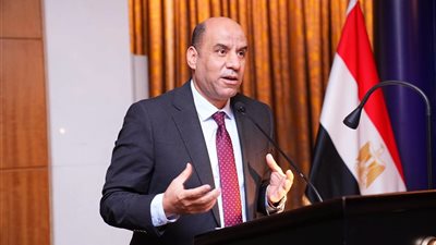 وزير العمل: مستمرون في تطوير خدماتنا وتبسيط الإجراءات للمواطنين