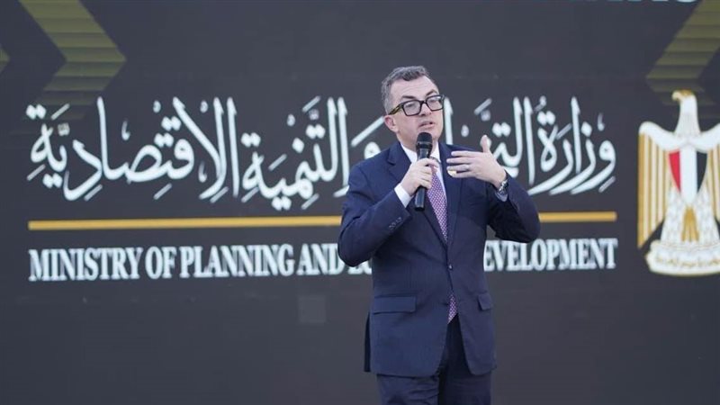  الدكتور أحمد رستم