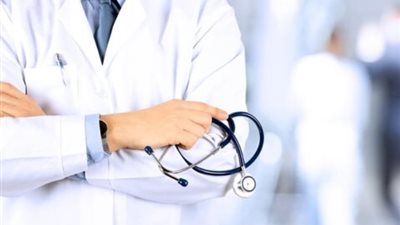 نقص الأطباء في مصر.. نائب يحذر من فجوة خطيرة ويطالب بخطة حتى 2035