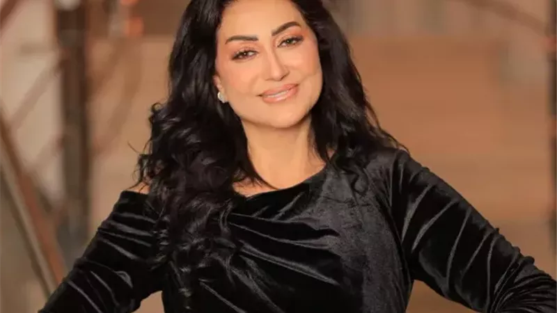 وفاء عامر