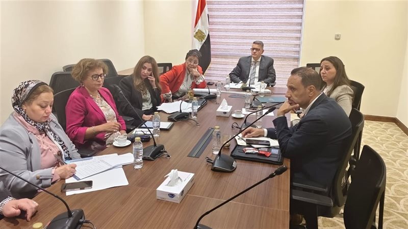 خلال الاجتماع 