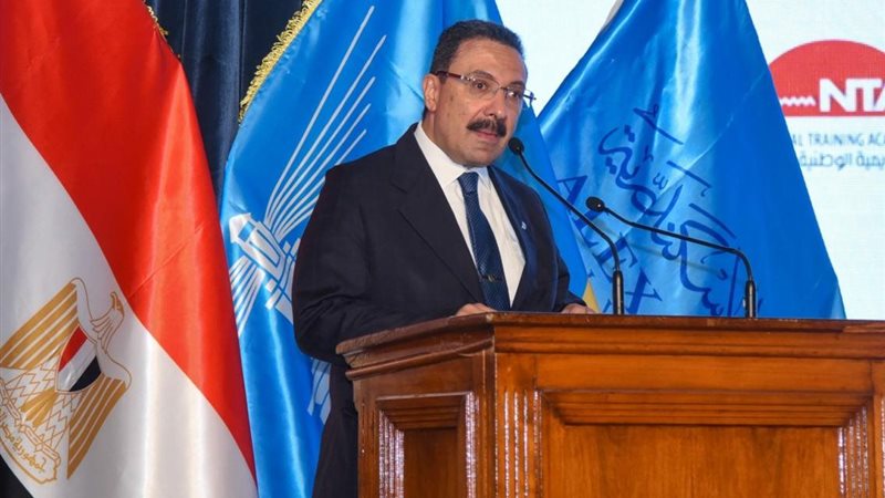 خلال الندوة 