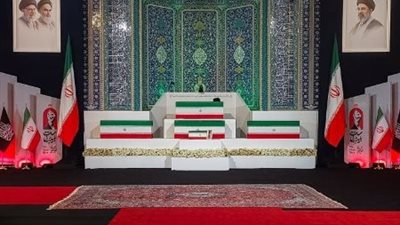 مفاجآت جنازة خامنئي.. الكشف عن هوية أصحاب النعوش الخمسة