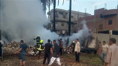 اندلاع حريق بمنزلين وحوش ومزرعة نخيل في قنا.. الدفع بـ5 سيارات إطفاء
