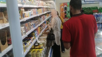 ضبط 4 أطنان من السلع مجهولة المصدر خلال حملات رقابية بالشرقية