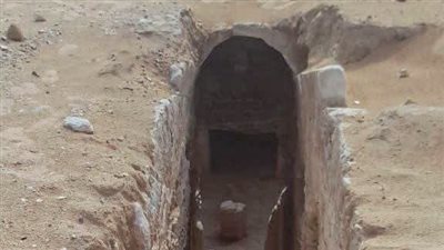 18 مقبرةوتابوت جرانيتي ولسان ذهبي.. اكتشافات جديدة في مدينة مارينا العالمين