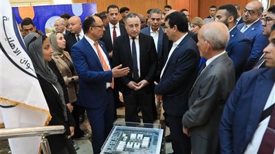 قنصوة يتفقد جامعة حلوان الأهلية ويطلق منصة 