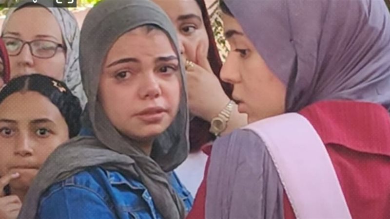 بكاء طلاب الثانوية العامة بعد امتحان الكيمياء 