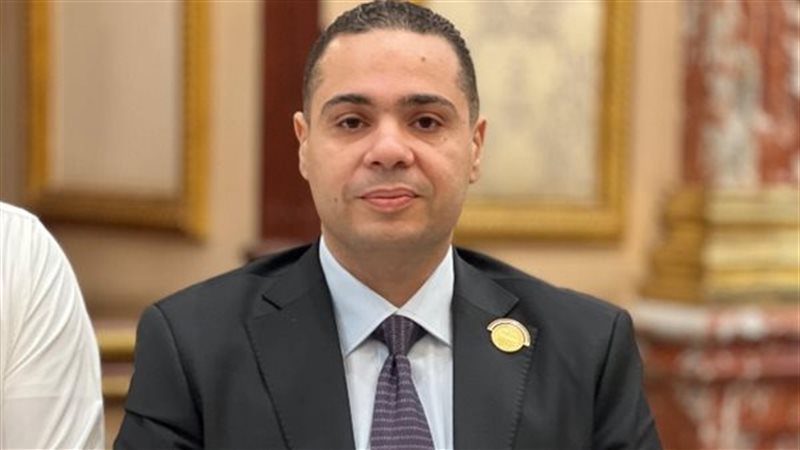 النائب عادل عتمان