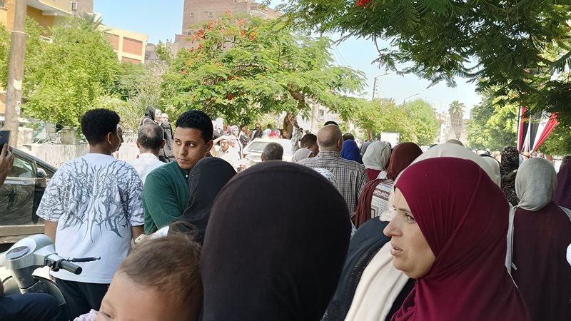 صورة الطالبات وأولياء