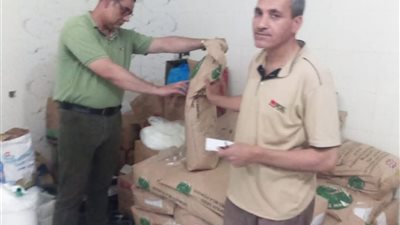 تموين شرق النيل يضبط طن أغذية مجهولة المصدر ببني سويف