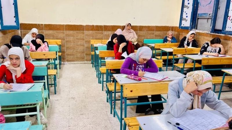 طلاب الثانوية العامة 