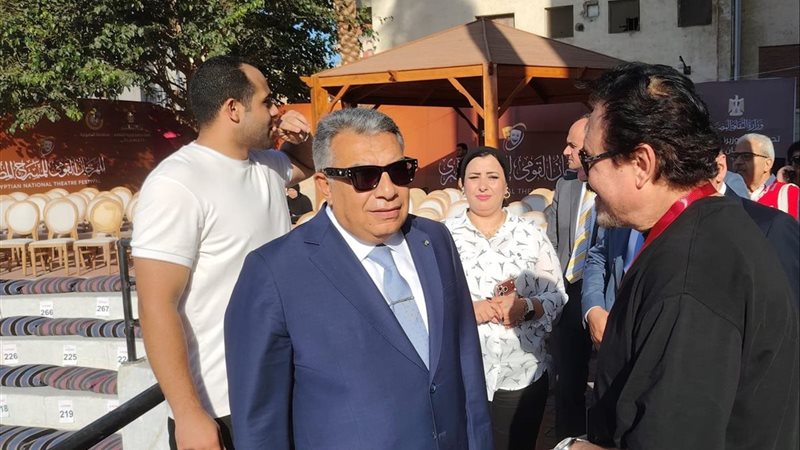 محافظ الدقهلية بمكتبة مصر