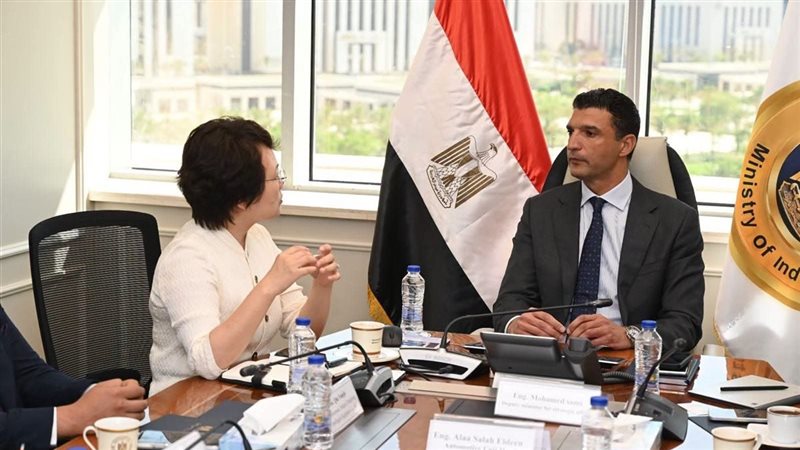 وزير الصناعة