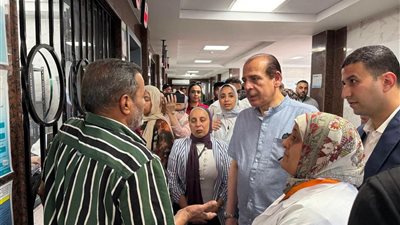 نائب وزير الصحة يشدد على تحسين جودة الخدمات خلال تفقده منشآت الإسماعيلية الطبية