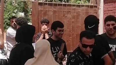 الامتحانات سهلة.. تباين آراء طلاب الثانوية العامة بالشرقية عقب امتحاني الفيزياء والتاريخ