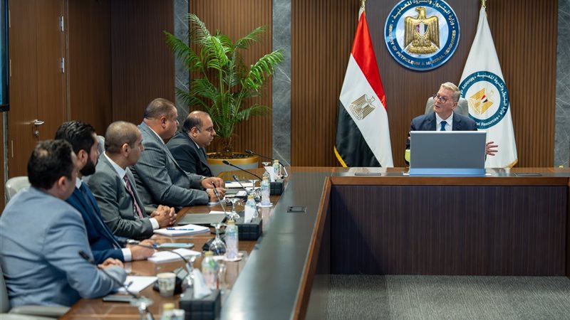 وزير البترول خلال