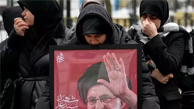 علي خامنئي 